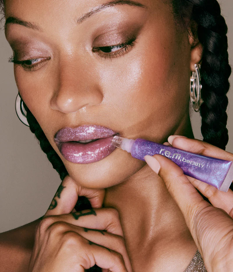 On your collar plumping lip gloss