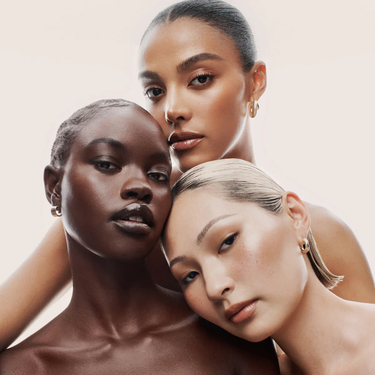 MAJOR SKINT
HYDRA LUXE LUMINOUS
SKIN PERFECTING
FOUNDATION