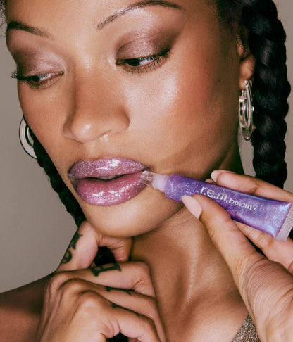 On your collar plumping lip gloss