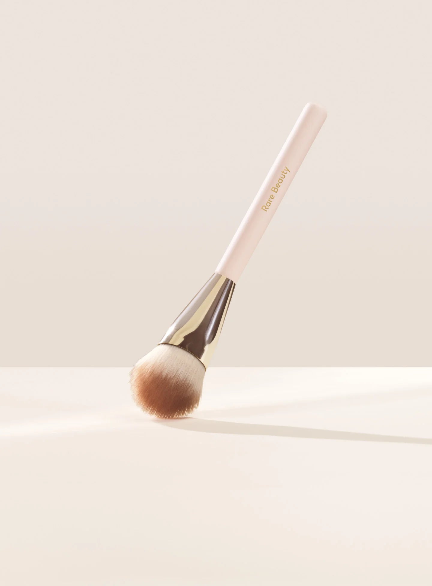 Soft Pinch Blush Brush -  Brocha de Rubor