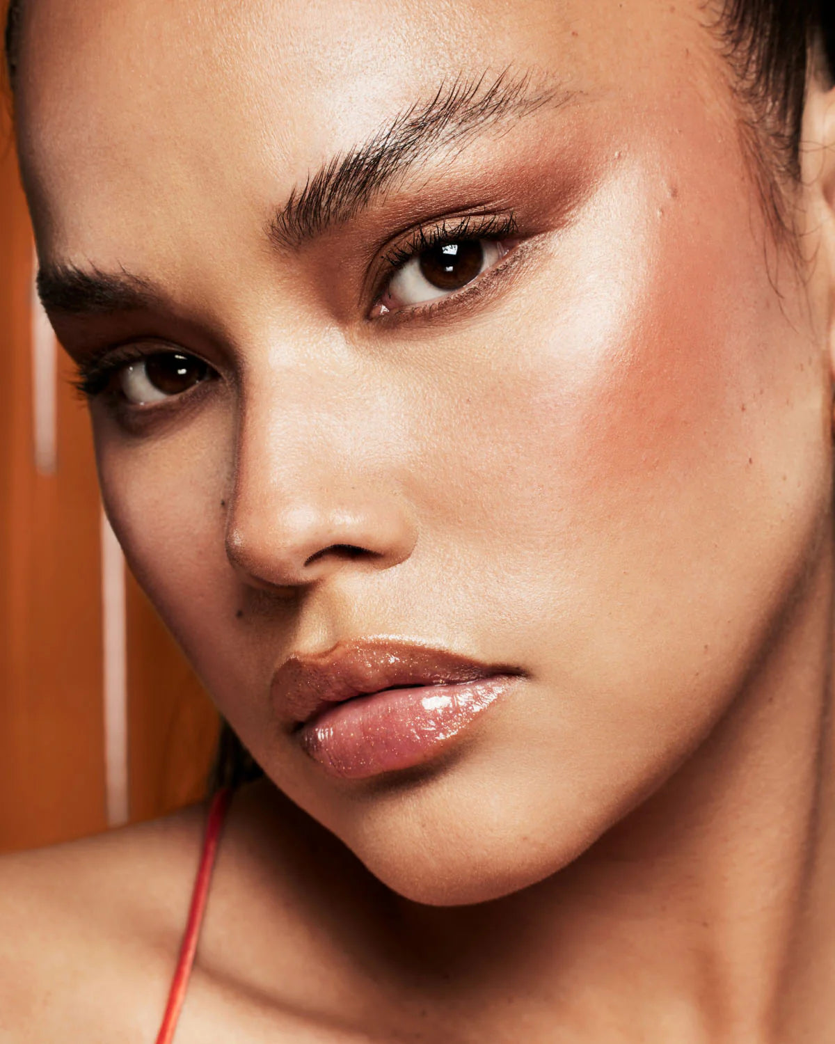 HOT CHEEKS VELOUR BLUSHLIGHTER