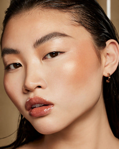 HOT CHEEKS VELOUR BLUSHLIGHTER