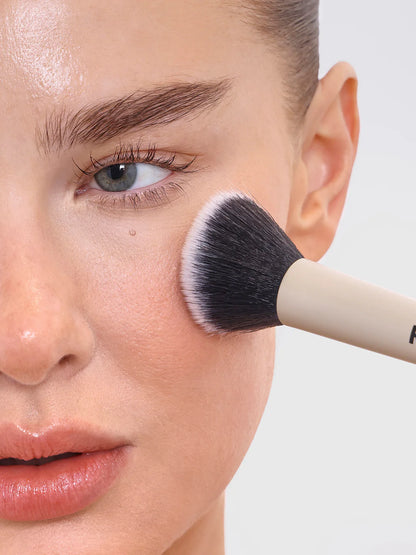 COMPLEXION BRUSH
