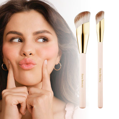 Soft Pinch Blush Brush -  Brocha de Rubor