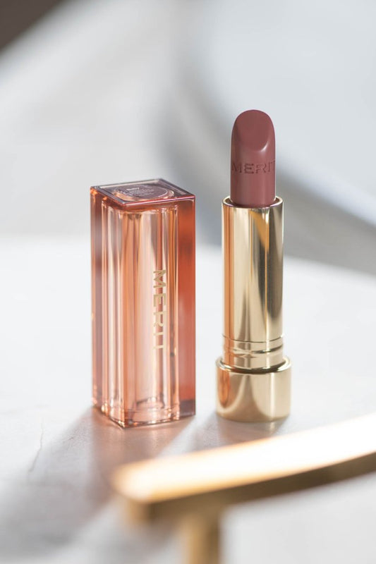 Signature Lip LIGHTWEIGHT LIPSTICK